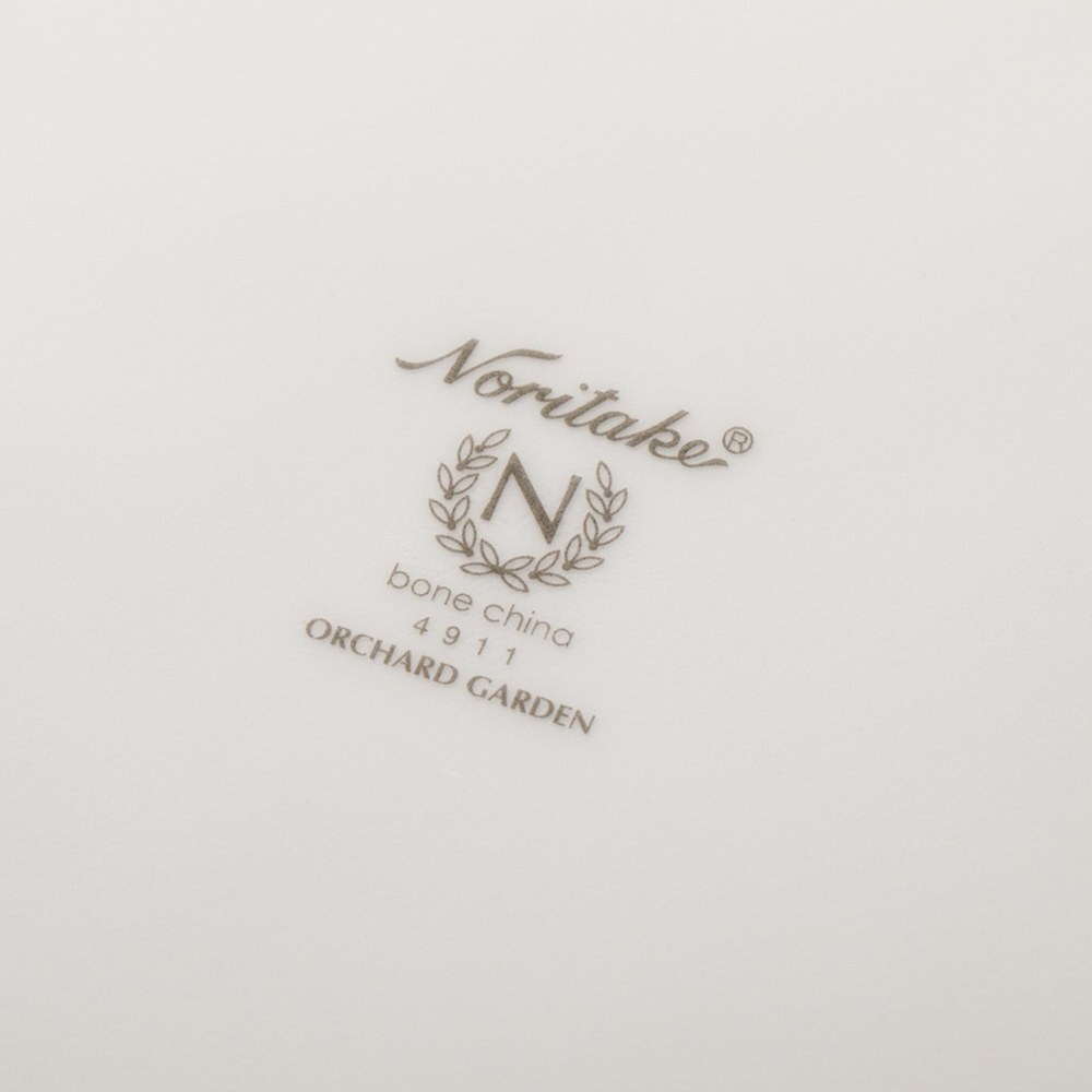 Тарелка закусочная Noritake Фруктовый сад 24 см
