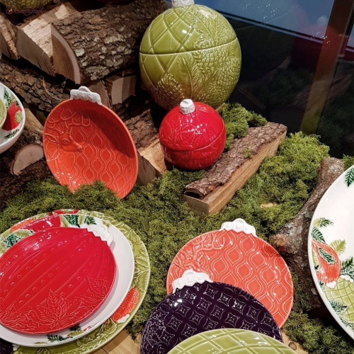 Тарелка обеденная 27,5 см  Bordallo Pinheiro "Новый год"