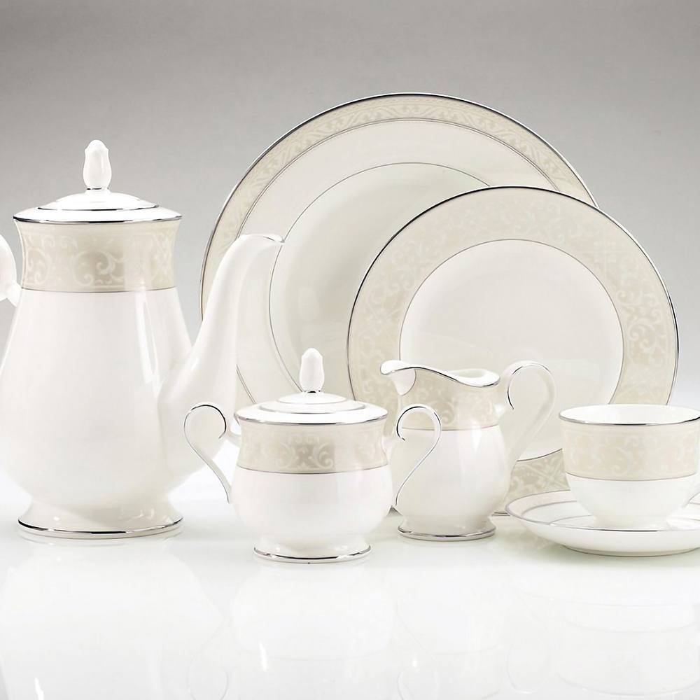 Тарелка пирожковая Noritake Монтвейл Платиновый кант 16,5 см, фарфор костяной