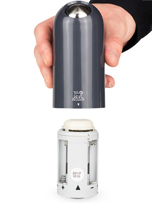 Мельница Alaska Quartz Peugeot для соли,17 см, черный кварц