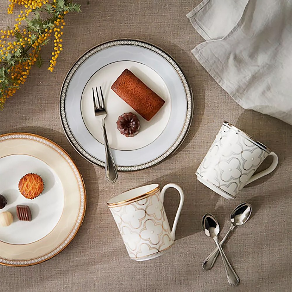 Тарелка закусочная Noritake Трефолио, золотой кант 22 см, фарфор костяной