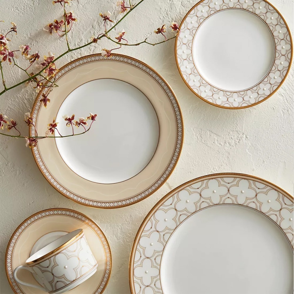Тарелка пирожковая Noritake Трефолио, платиновый кант 16,7 см, фарфор костяной