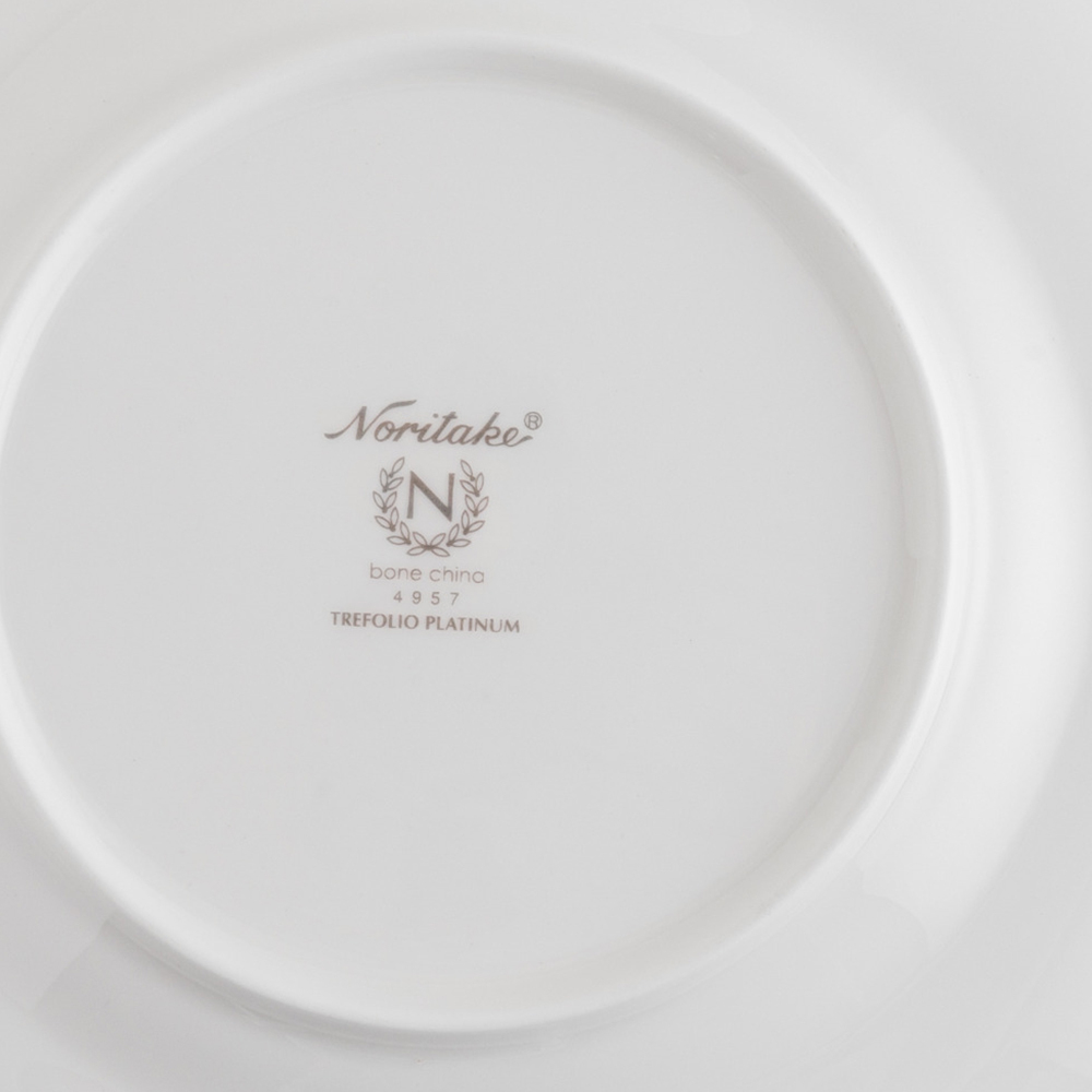 Тарелка пирожковая Noritake Трефолио, платиновый кант 16,7 см, фарфор костяной