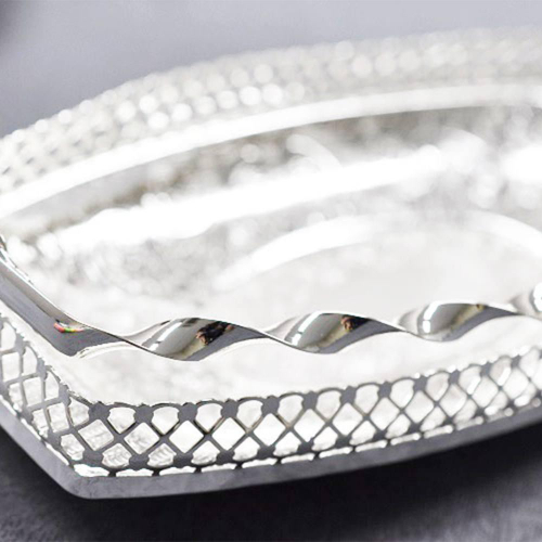 Блюдо для сладкого с ручкой Queen Anne с бортом 24х13 см Queen Anne серебрянное