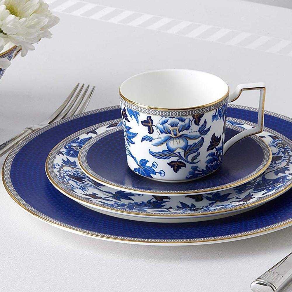 Тарелка закусочная Wedgwood Гибискус 20 см, фарфор