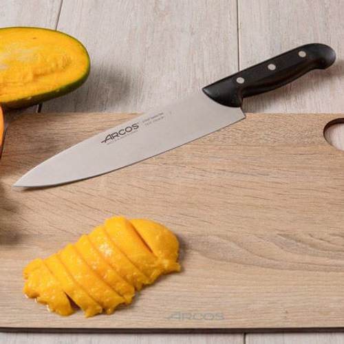 Поварской нож «Шеф» 21,5 см, из прокатной высокоуглеродистой нержавеющей стали, пластиковая рукоять, черный, 1510, Maitre, Arcos