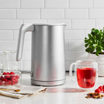 Подарите себе удобную и стильную кухонную вещь - чайник электрический Zwilling.