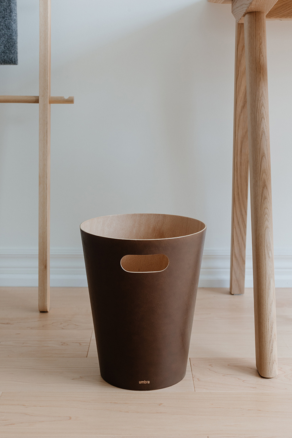 Корзина для мусора Woodrow эспрессо, Umbra