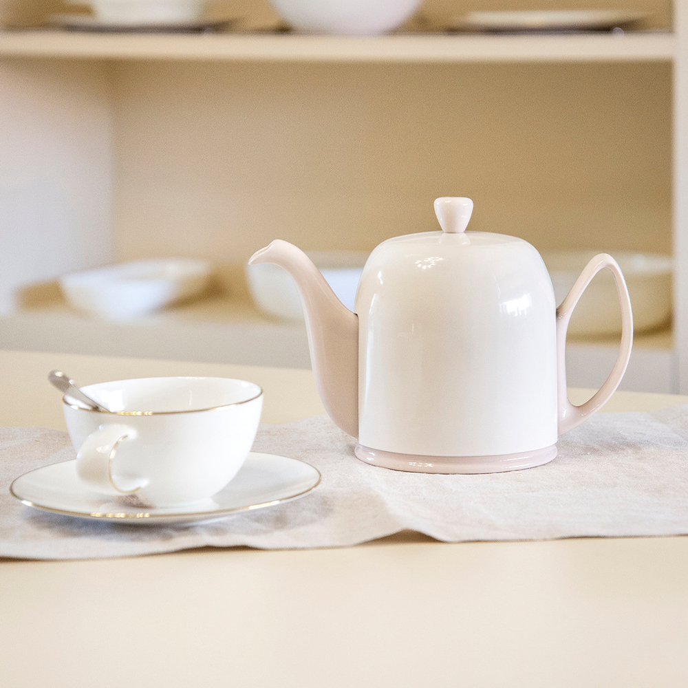 Заварочный чайник фарфоровый 900 мл с ситечком колпаком в стиле френч, розовый/белый,  242326, Salam, Guy Degrenne