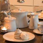 Тарелка подстановочная 34,3 см Costa Nova Friso Grey серая