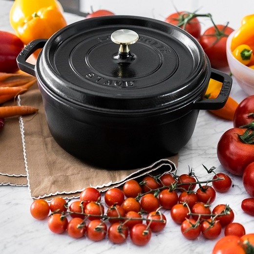 Кокот Staub, чугунный, круглый, объем 3.8 л, диаметр 24 см, черный