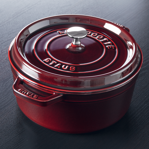Кокот Staub, чугунный, круглый, объем 2.6 л, диаметр 22 см, гранатовый