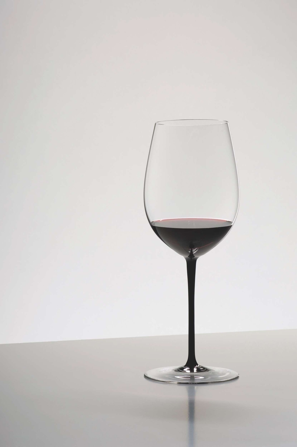 Хрустальный бокал ручной работы для красного вина Bordeaux Grand Cru, 860 мл, Sommeliers Black Tie, Riedel