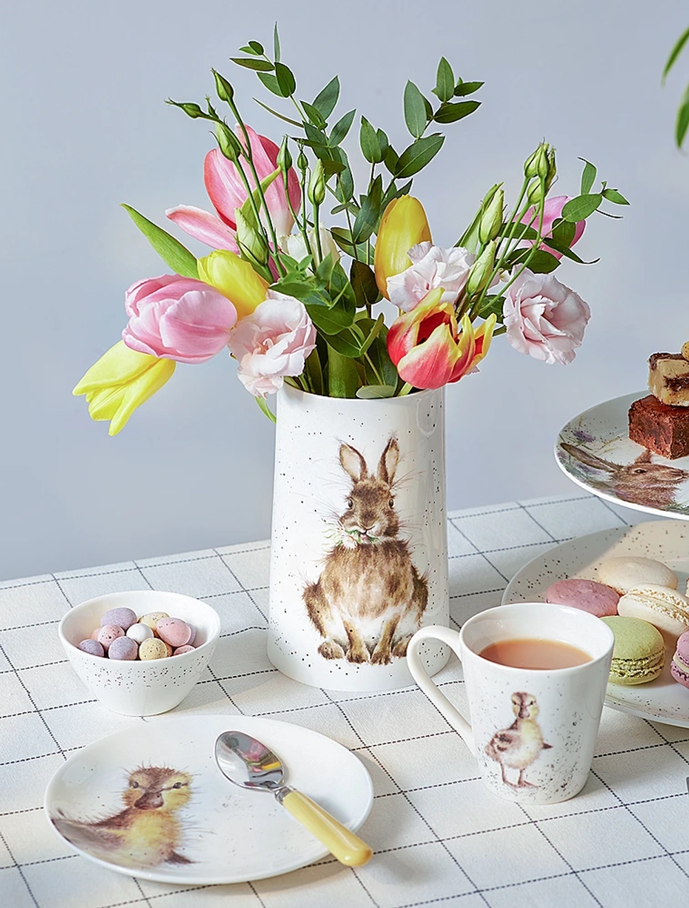 Фарфоровая ваза "Забавная фауна. Кролик", 17 см, Wrendale Designs, Royal Worcester