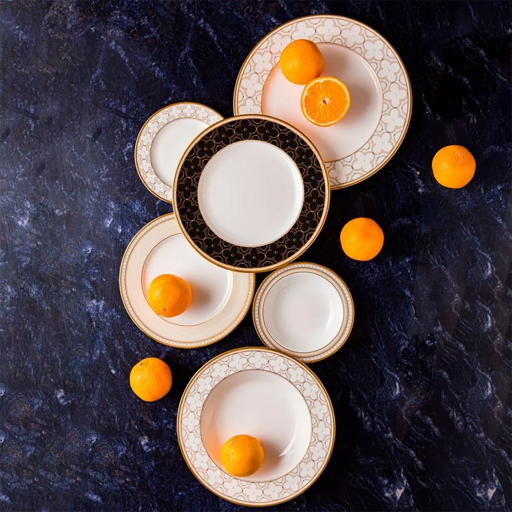 Тарелка обеденная Noritake Трефолио, золотой кант 28 см, фарфор костяной