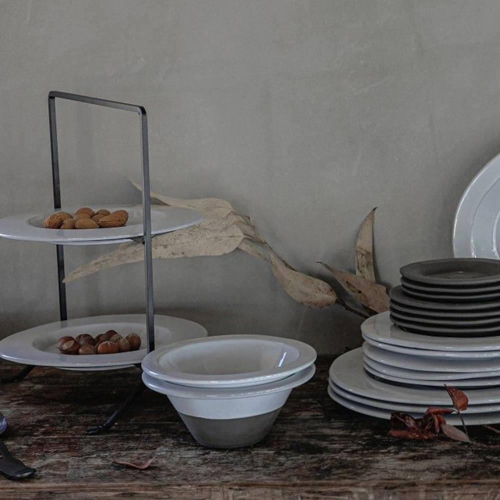 Тарелка суповая 17,6 см 470 мл Costa Nova Plano бело-серая